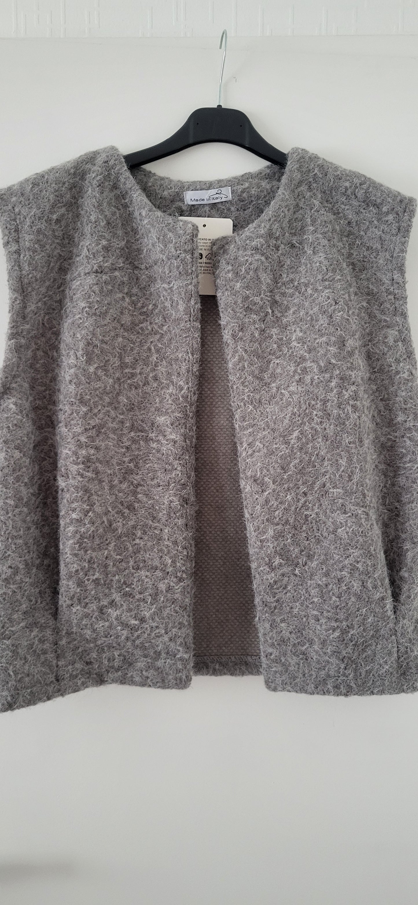 VESTE SANS MANCHE AVEC 2 POCHES
