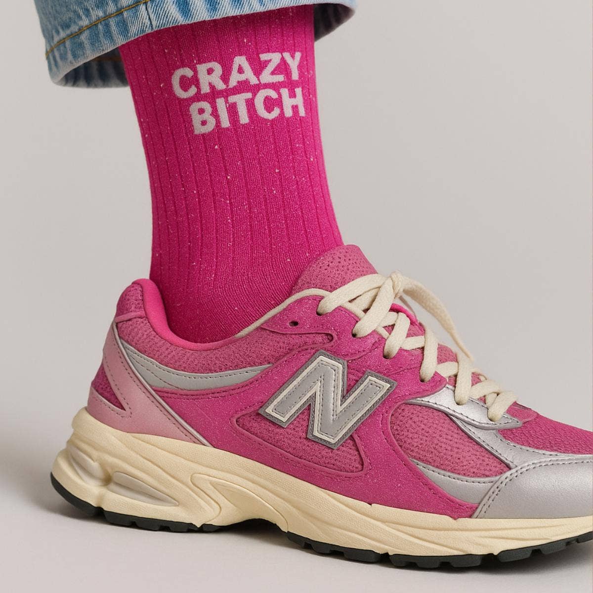 Chaussettes à Paillettes à Message "Crazy Bitch" Fuschia
